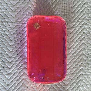 unused KENDRA SCOTT. Pink iridescent cross body bag